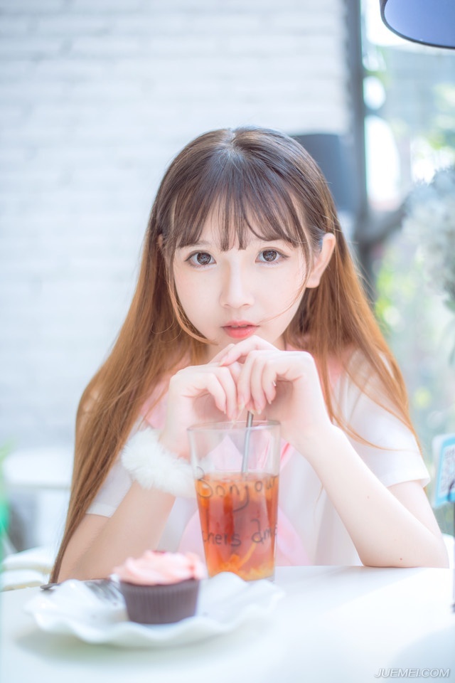 “不过一老卒，竟然也有这等本事。”魏延面色一肃，看着对方兵马停下来，嘴角掠起一抹微笑：“那边教我看看蜀中名将，究竟如何吧！”